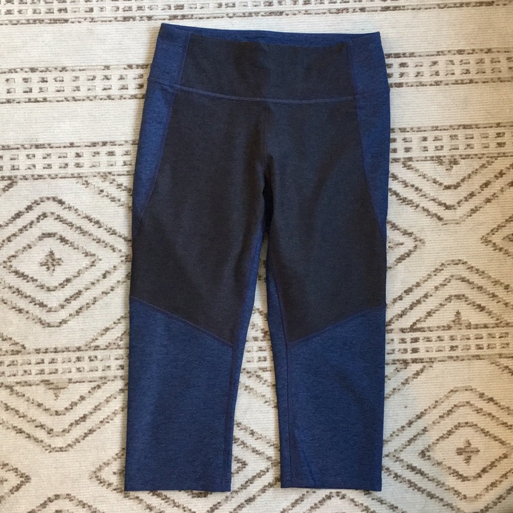 Outdoor Voices Two-Tone Kneecap Leggings